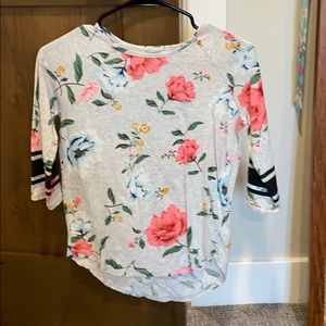 Quarter sleeve shirt